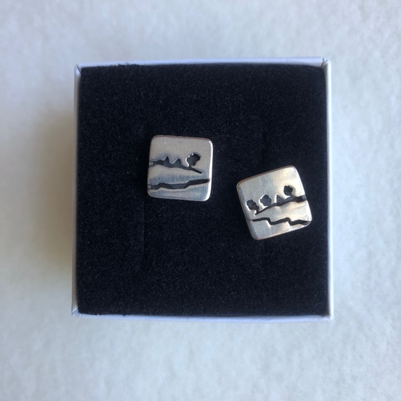 Sterling Silver Earrings. - Picture 2 of 3